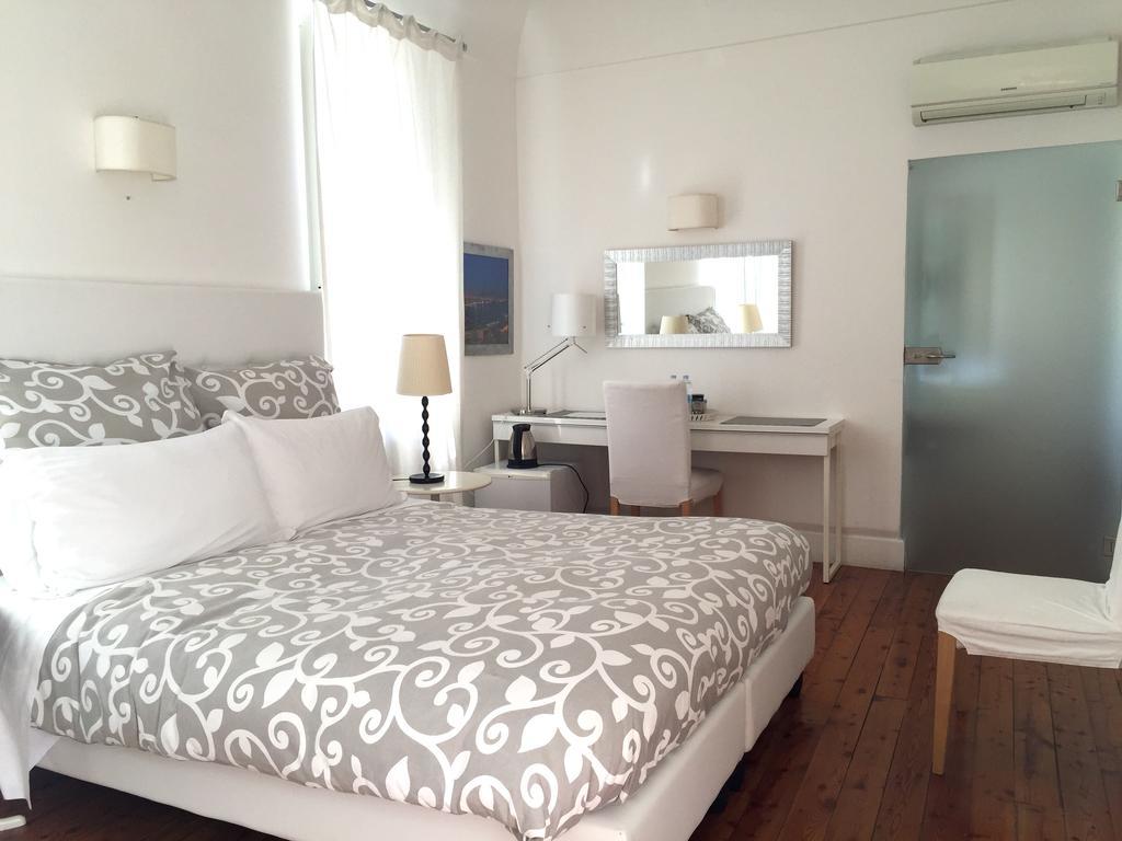 Relais Piazza Dei Martiri Bed & Breakfast Napoli Bagian luar foto