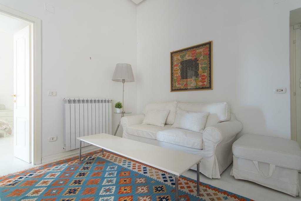 Relais Piazza Dei Martiri Bed & Breakfast Napoli Bagian luar foto