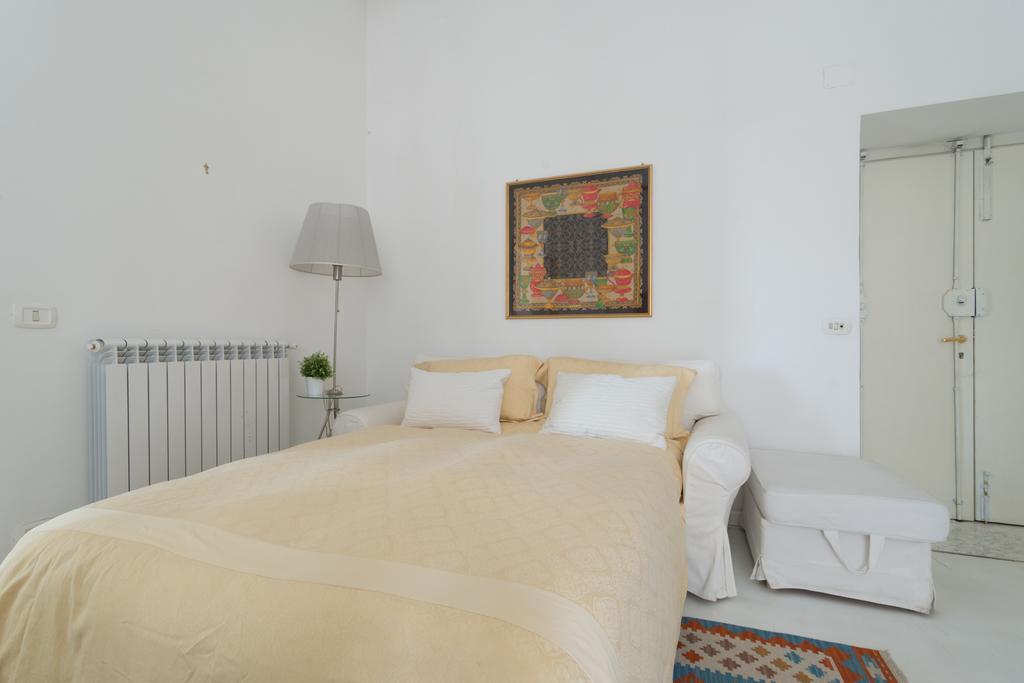 Relais Piazza Dei Martiri Bed & Breakfast Napoli Bagian luar foto