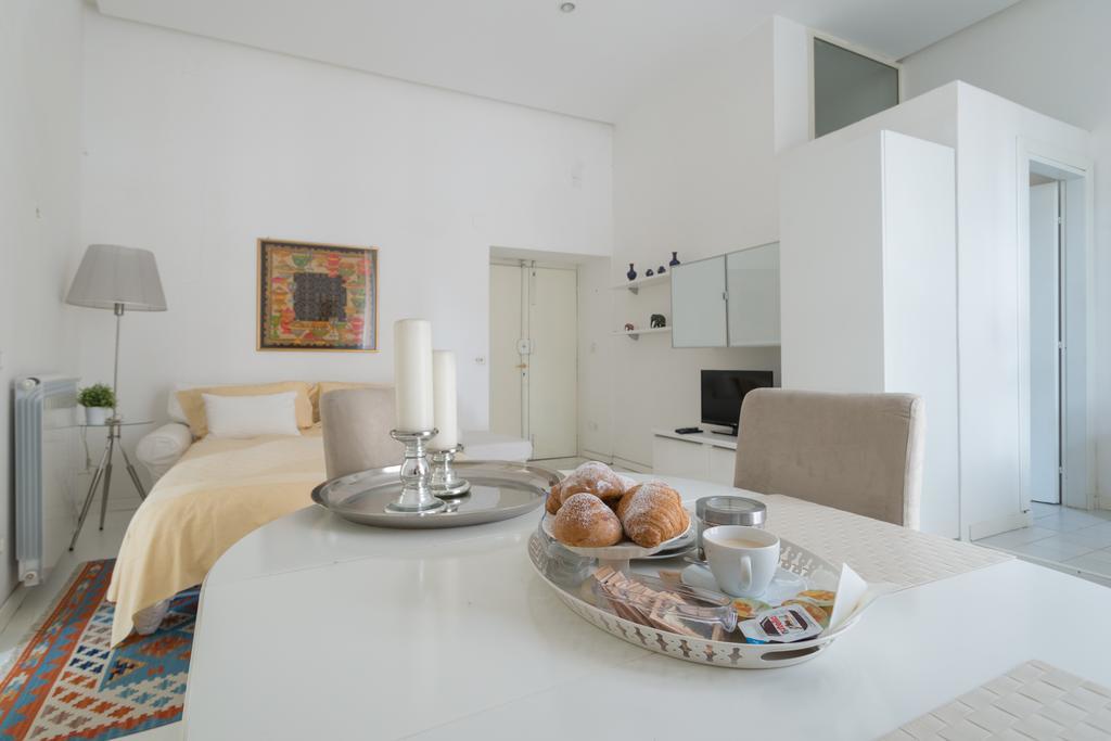 Relais Piazza Dei Martiri Bed & Breakfast Napoli Bagian luar foto